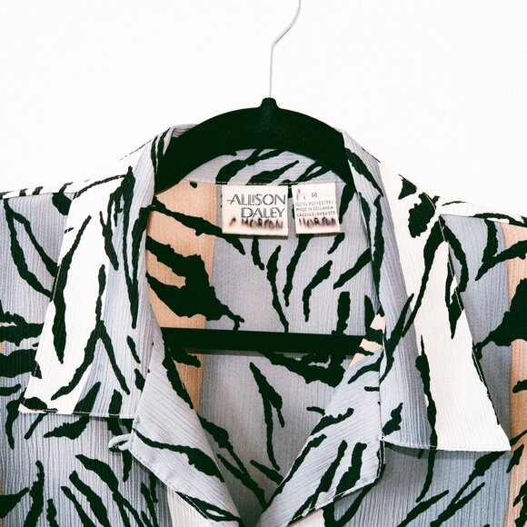 Vintage 80s/90s Alison Daley Button-Down – Textured Stripes + Black Animal Print - Picture 5 of 5
